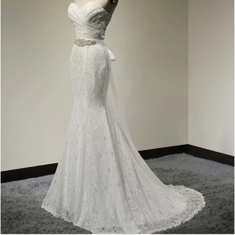 Gorgeous mermaid wedding dress - Picture 3 of 6